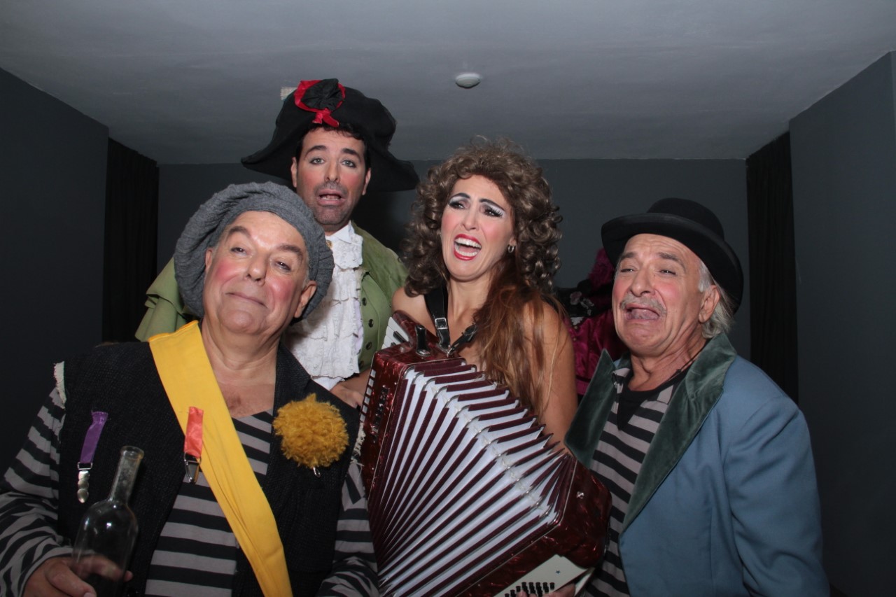 «Βότκα…. Δηλητήριο» μ’ ένα σφηνάκι ΒΟΤΚΑ «δώρο», στο θέατρο Άβατον