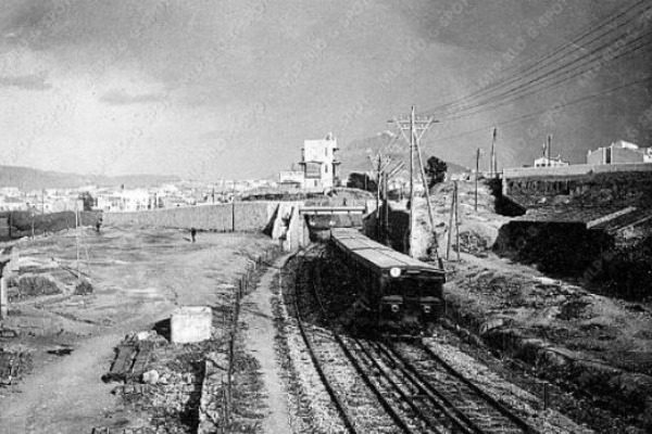 Το κόλπο με το οποίο ξεπεράστηκε η φοβία των Αθηναίων για τον υπόγειο ηλεκτρικό σιδηρόδρομο…