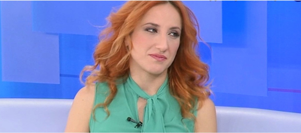 Ελληνίδα δημοσιογράφος: Έχω κάνει σεξ σε νεκροταφείο!!!