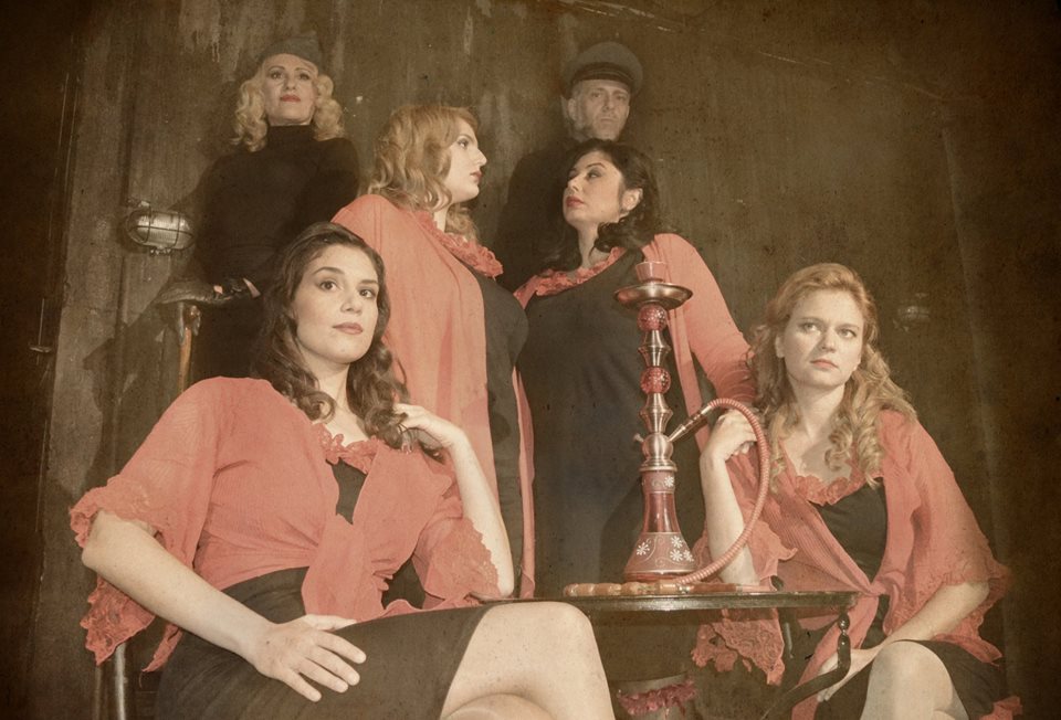 «Βλέπε και Φεύγα», σε έναν κόσμο γεμάτο χαμένα όνειρα…