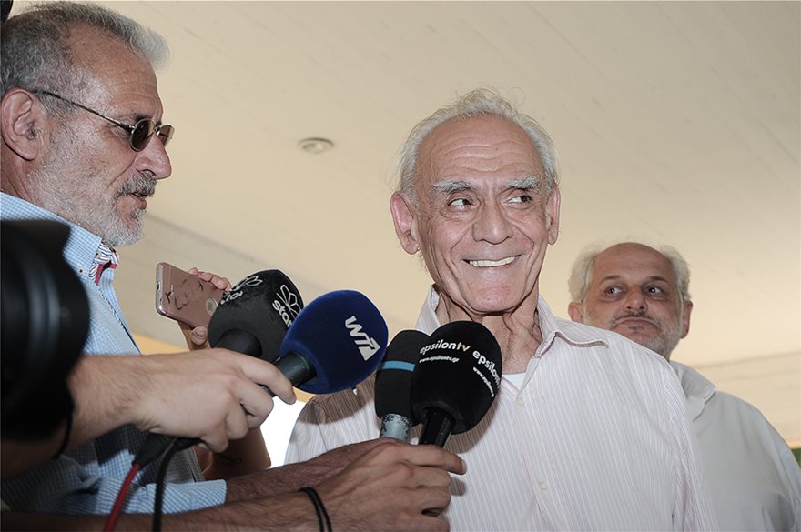 «Γραβατωμένα» γατάκια… γύρισα