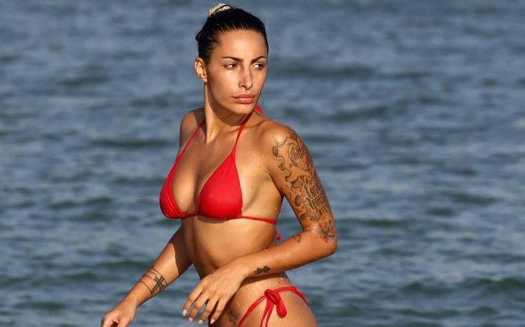 Η σέξι πανελίστρια Πωλίνα Τριγωνίδου…