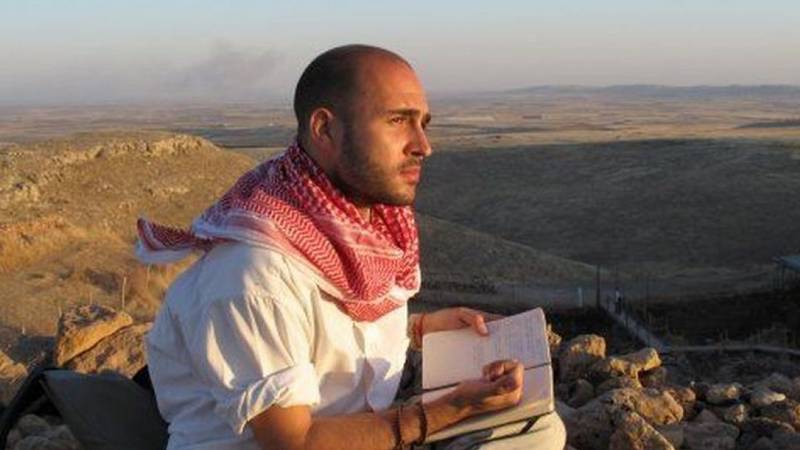 Να απαγγέλλει ποιήματα του σε όσους σκέφτονται να μην τον ψηφίσουν απειλεί ο Κωνσταντίνος Μπογδάνος!!!