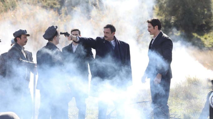 «Άγριες μέλισσες»: Ο εμφύλιος μέσα στο Διαφάνι είναι προ των πυλών…