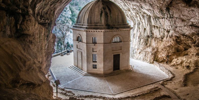 Περίτεχνες εκκλησίες από όλο τον κόσμο (foto)