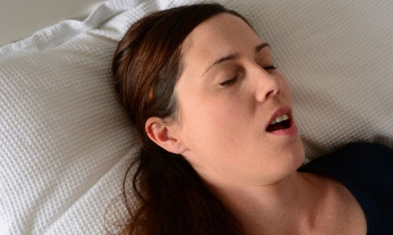 Με ποια βότανα θα περιορίσετε το ροχαλητό…