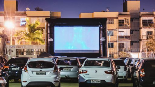 Παρκαδόρους πλοίων θα διαθέτουν τα drive-in σινεμά για τη σωστή οργάνωση των αυτοκινήτων…