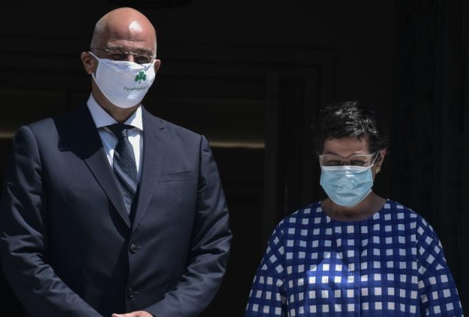 Πίσω από την μάσκα του Νίκου Δένδια, υπάρχει «λόγος»…