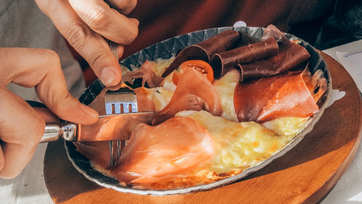 Υψηλή Χοληστερόλη: Δεν είναι τα λιπαρά ένοχα – Αυτός είναι ο πραγματικός εχθρός…