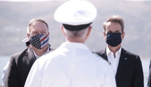 Τήρησε την κρητική παράδοση ο Μάικ Πομπέο, οδήγησε μεθυσμένος μετά το δείπνο του με τον πρωθυπουργό