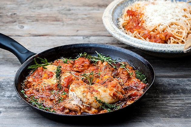 2xwriatikh kota alaniara kokkinisth me makaronia