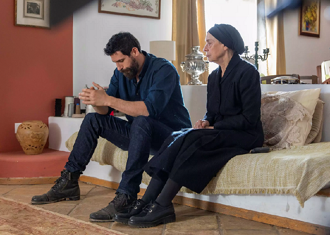 Σασμός: Θολό «τοπίο» το «όραμα» της γιαγιάς Ειρήνης