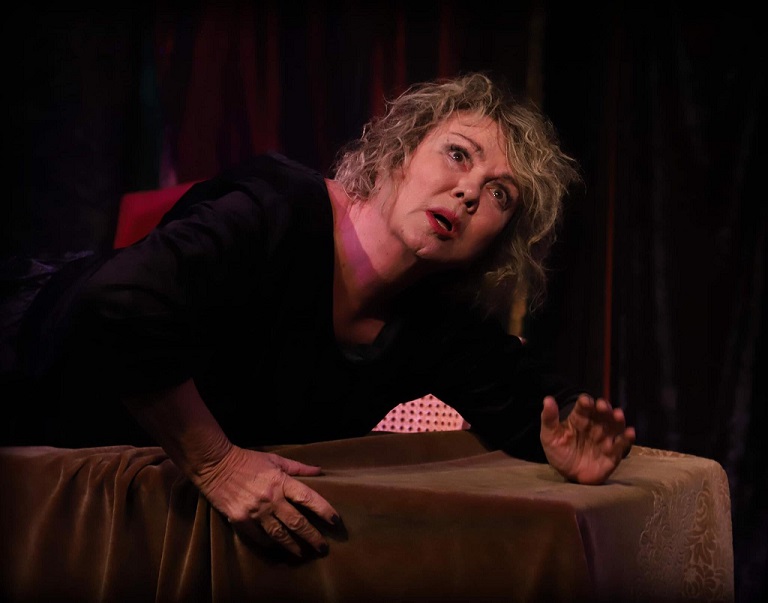 «ΖΗΝΟΒΙΑ Η ΘΕΑΤΡΙΝΑ», της Άντας Χριστίδου στο Studio Κυψέλης