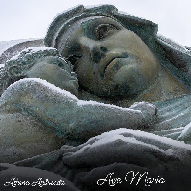 Η Aθηνά Ανδρεάδη (Athena Andreadis) ερμηνεύει &quot;Ave Maria&quot;