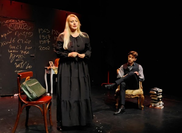 (Α)ΓΝΩΣΤΟΥ ΠΑΤΡΟΣ - Η ΚΡΥΦΗ ΚΑΣΕΤΑ / Παράταση Παραστάσεων έως 23/2