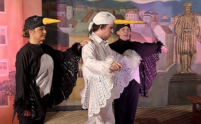 «Ο ΕΥΤΥΧΙΣΜΕΝΟΣ ΠΡΙΓΚΙΠΑΣ» του Όσκαρ Ουάϊλντ, 4 τελευταίες παραστάσεις με το «πάρτι της Άνοιξης» μετά την παράσταση εντελώς ΔΩΡΕΑΝ!!!