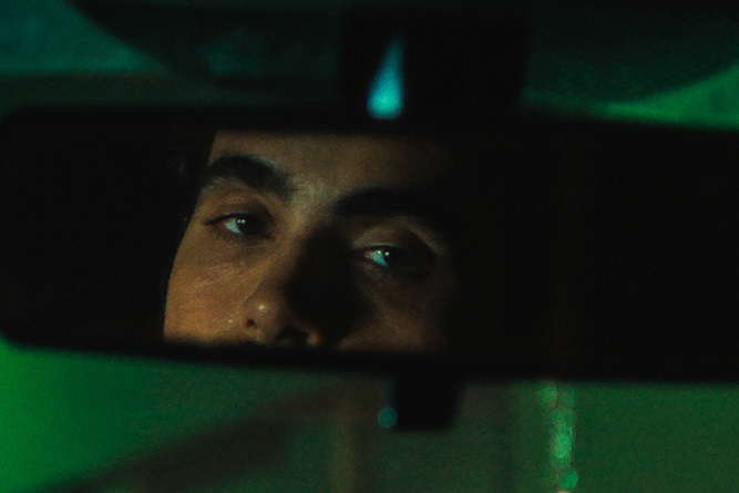 Single και music video: Η indie βρίσκει κάτι cosy στο “HOME DEPOT” του Christian Cherry