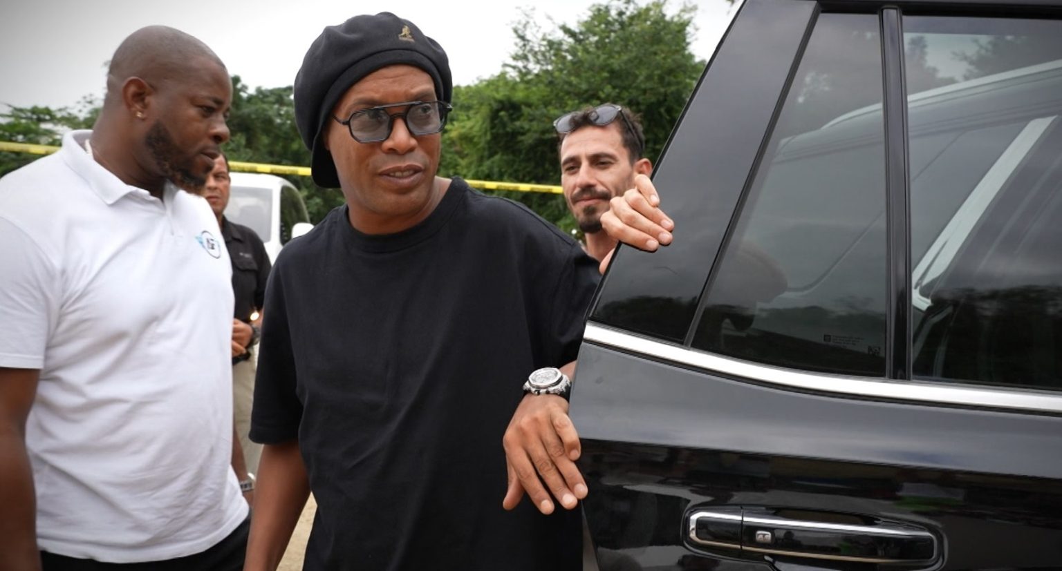 Αγώνας footvolley με Ronaldinho και Acun Ilicali στο “Survivor”!