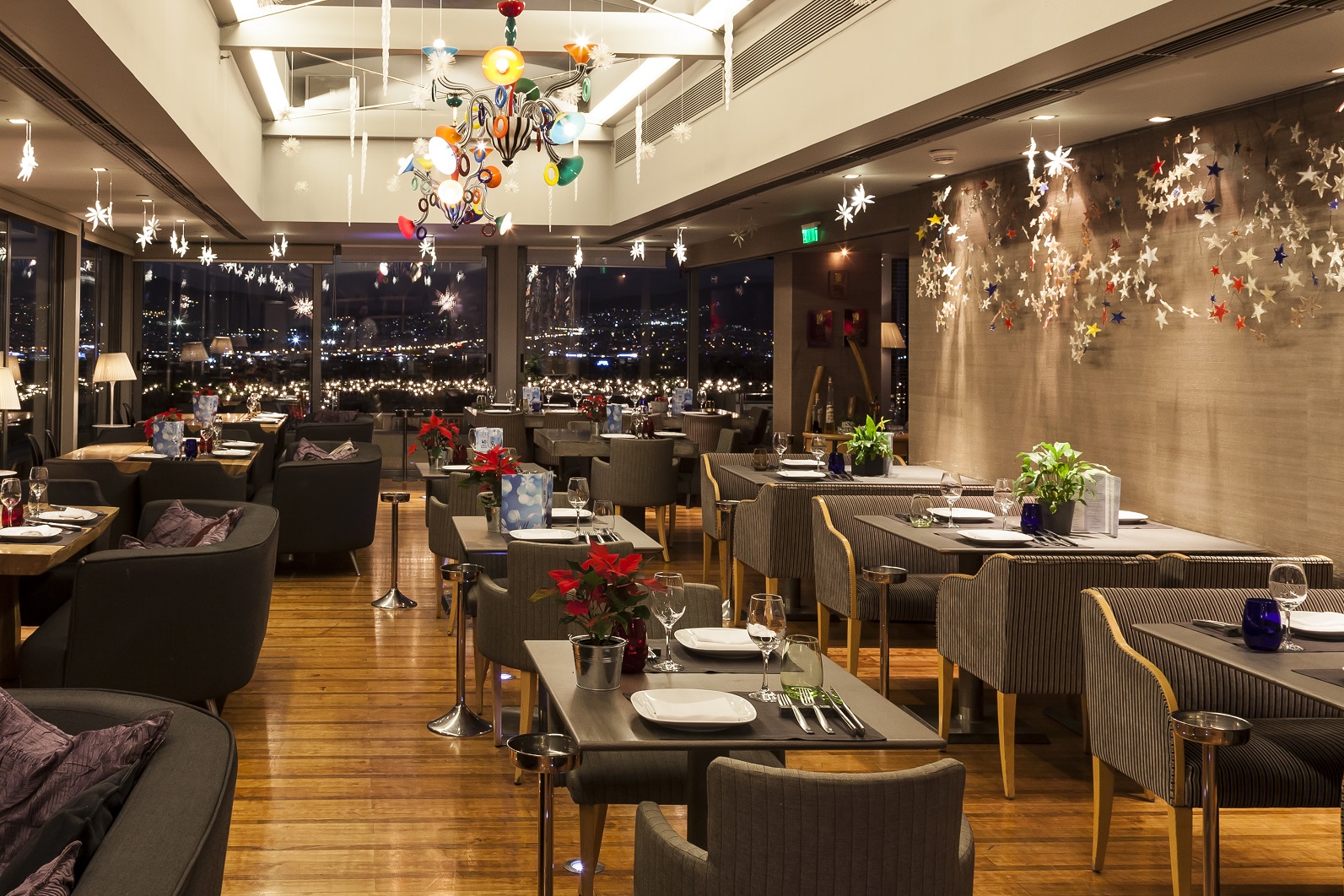 StAstra restaurant bar