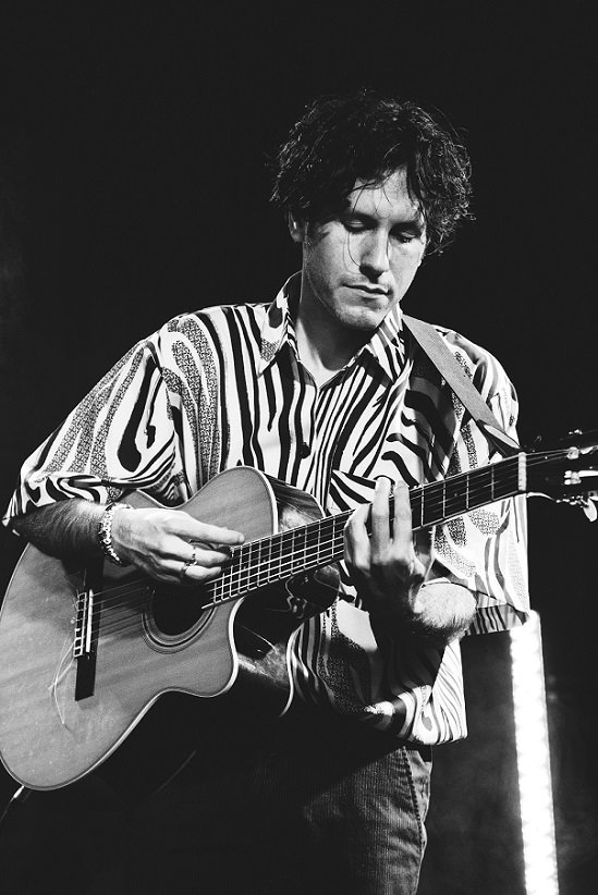 Μιχάλης Καλογεράκης: «Πες Μου» - Ένα τραγούδι  για τη μνήμη και την αλήθεια 