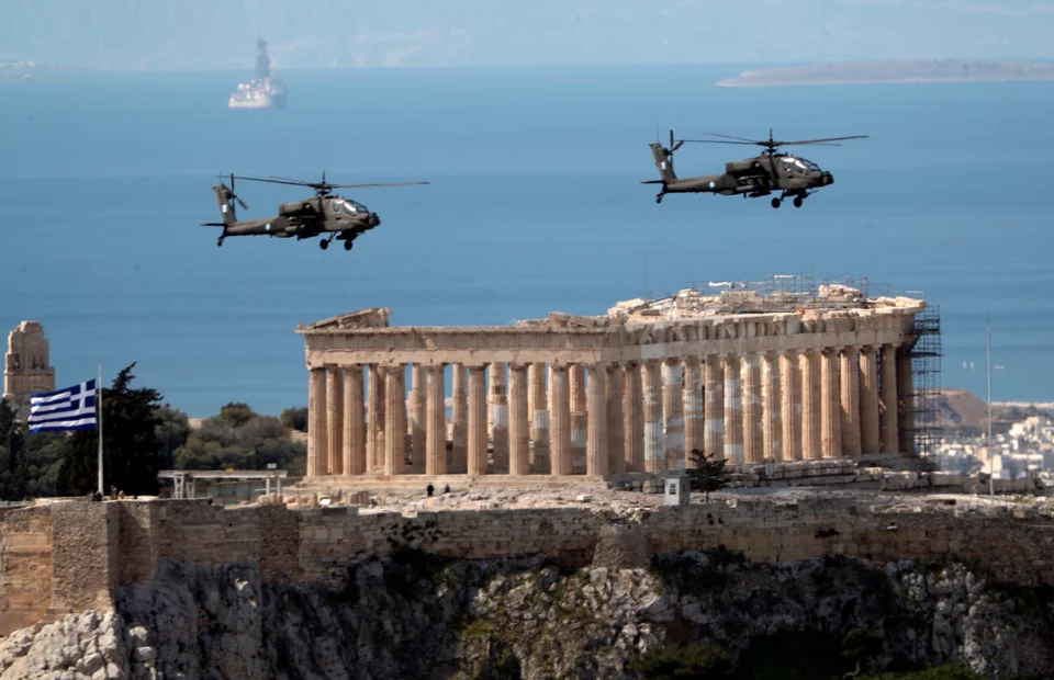 elikoptera akropoli