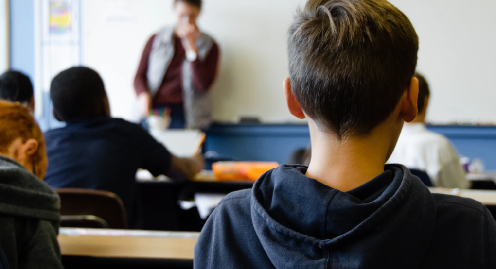 Απουσίες μαθητών: Χάνουν το επίδομα στέγασης του ΟΠΕΚΑ οικογένειες με παιδιά που έμειναν στην ίδια τάξη!