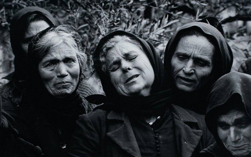 Αφιέρωμα: Τα πέντε είδη μοιρολογίστρας στα σόσιαλ