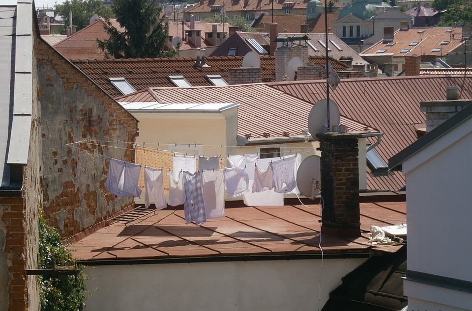 Το παράθυρο της ψυχής και η «μπουγάδα» της γειτόνισσας  