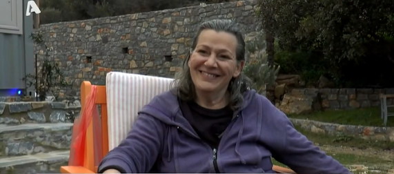 Δήμητρα Σωτηριάδου: Η δημοσιογράφος του Mega παράτησε τα πάντα και ζει σε κοντέινερ χωρίς ρεύμα, στο βουνό
