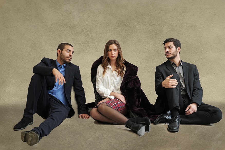 «Η Μαντόνα με το Γούνινο Παλτό» - Θεατρική απόδοση: Έφη Βενιανάκη - Alhambra Art Theater, από 13 Φεβρουαρίου