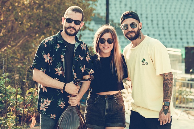 Θωμάς Κωνσταντίνου Ιουλία Καραπατάκη Tiny Jackal