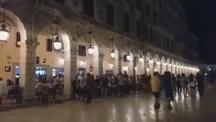 Περατζάδα στο Λιστόν… τις ημέρες του κορωνοϊού