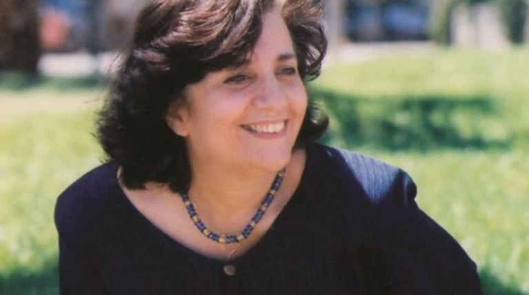 Μάρω Βαμβουνάκη: Έχω φάει ξύλο από άνδρα κι έχω ρίξει. Ο έρωτας δεν γνωρίζει από καθωσπρεπισμούς… Οργή στο Facebook