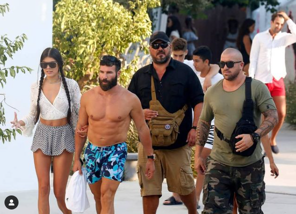 Μύκονος: Άγρια επίθεση στον Έλληνα σωματοφύλακα του Νταν Μπιλζέριαν