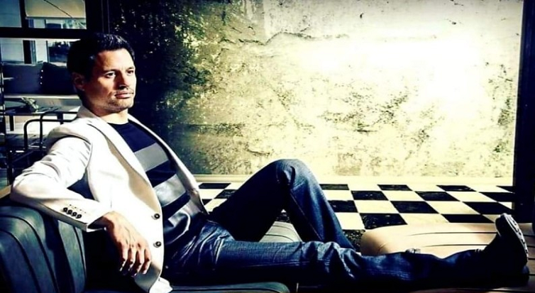 Γρηγόρης Πετράκος: «Οι ειδικοί», το νέο του τραγούδι… με πολλά μηνύματα 